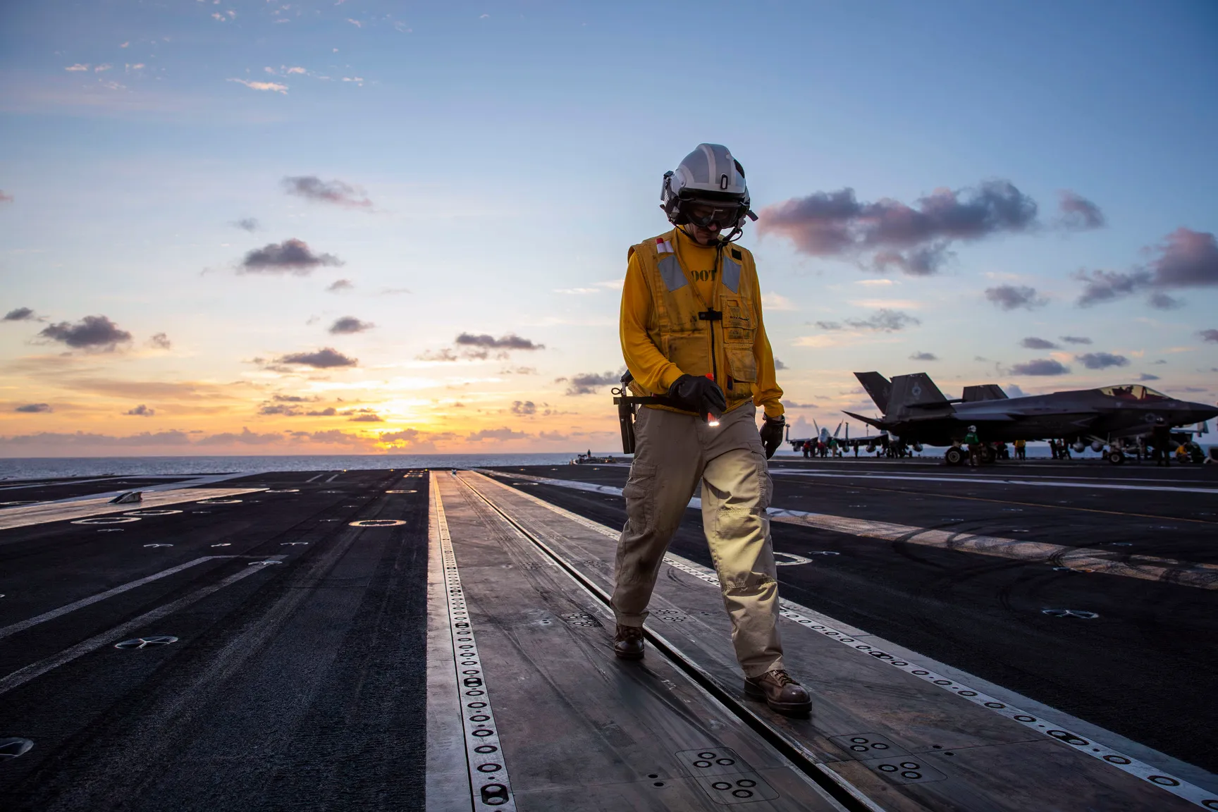 Flight operations in an extreme-noise environment